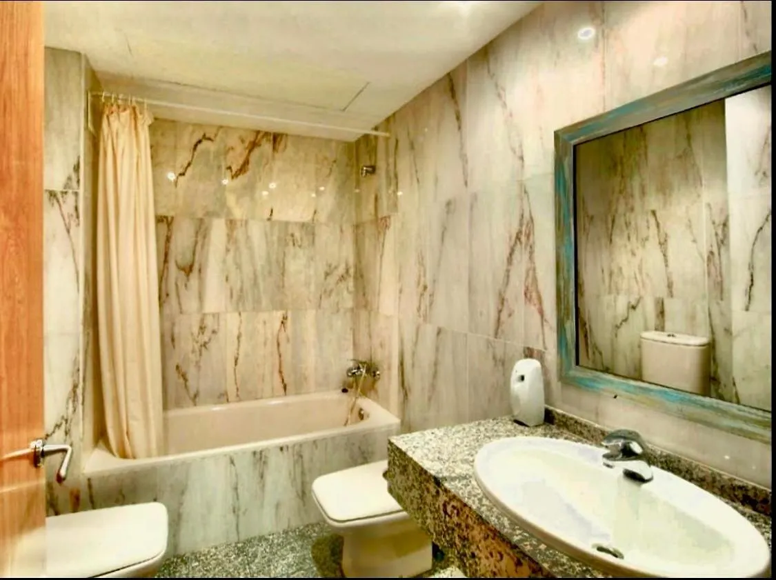Seahomes Vacations, Beach&Pool, In Fenals Beach Lloret de Mar Apartment